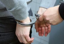 Alemania: Detienen a 5 afganos sospechosos de violar a una adolescente detenidos