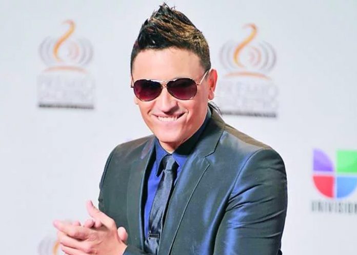 EC_8cD98dm elvis crespo