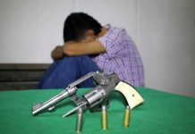 Incautan arma de fuego a niño de 6 años en escuela de EE.UU estados unidos
