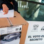 Reportan largas filas en mesas electorales durante elecciones en Ecuador proceso electoral