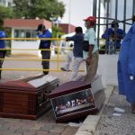 «Tenemos 7 días con un cadáver en Guayaquil»: Gritos de auxilio de los ecuatorianos muertos