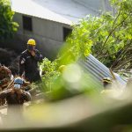 Familia soterrada en El Salvador esperaba que amaneciera para salir de su casa talud