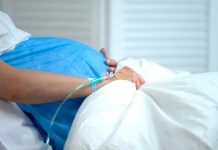España: Embarazada con coronavirus fallece durante una cesárea
