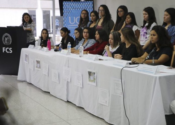 Estudiantes-cr estudiantes universitarias