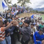 Masiva manifestación de apoyo a Evo Morales en aeropuerto de Bolivia presidente evo morales