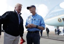 Trump sobrevuela comunidades devastadas en Florida huracan michael