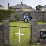 Hallan 130 fragmentos óseos en fosa clandestina en México irlanda