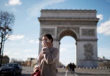 Franceses bailan en las calles para aliviar tensión del coronavirus calles