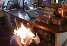 Hombre prende fuego a dos mujeres mientras roba en una tienda robert thompson