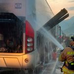 Bus toma fuego cuando viajaba con migrantes hondureños por Guatemala hondurenos