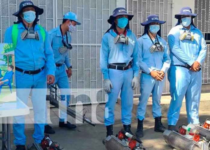 Jornada de fumigación en la Colonia Primero de Mayo, Managua