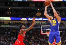 Thompson logra récord de triples; Warriors aplastan a Bulls klay