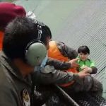 Guatemala: Dramático rescate de familia que estaba en un techo izabal