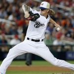 Hader debe tomar curso de sensibilidad por tuits racistas cerveceros