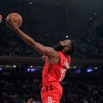 Harden anota 61, máximo de por vida, en triunfo sobre Knicks james