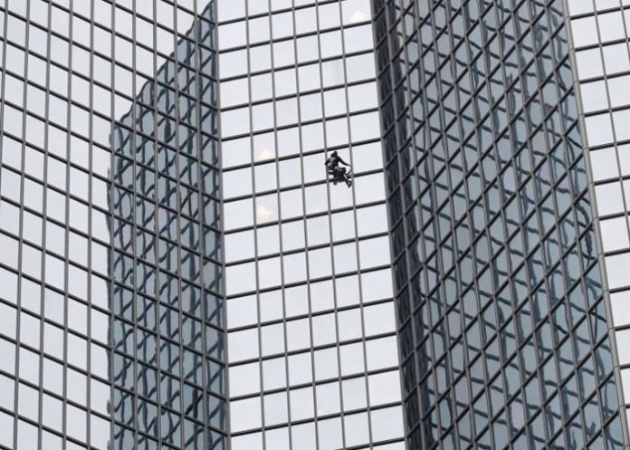 hombre arana frances