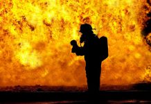 Ocho muertos tras el incendio de un albergue en Sochi, Rusia sochi