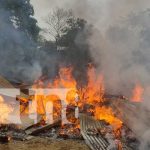 Vivienda queda reducida a cenizas tras incendio en barrio Dolores de Siuna incendio