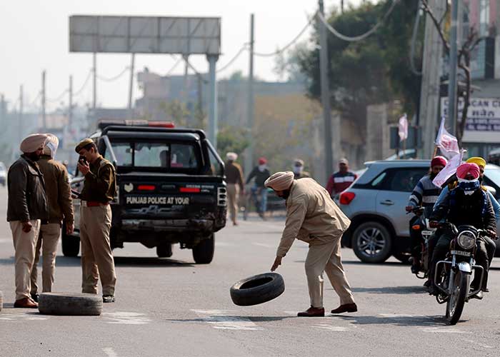 India_U4YY9PX policia