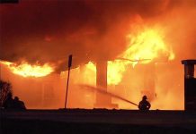 Hermanitos mueren quemados por un incendio en Indiana edificio en llamas en indiana