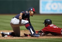 Indios remontan y estiran su racha histórica a 22 triunfos indios
