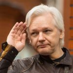 Ecuador le dice a Assange que controle lo que dice julian assange