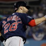 J.D. Martínez recibe 2 Bates de Plata en el mismo año bates