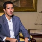 broma a juan guaido