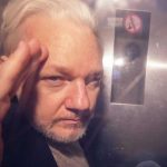 Julian Assange comparece por videoconferencia en tribunal de Londres julian assange