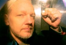 Padre de Assange dice que su hijo «puede morir en prisión» julian assange