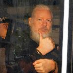 Amnistía Internacional llama a retirar cargos contra Julian Assange julian assange