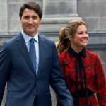 Justin Trudeau y su esposa, en autoaislamiento tras sufrir síntomas gripales canada