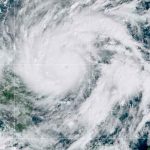 Decretan alerta naranja en El Salvador ante el huracán Eta categoría 4 el salvador