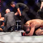 Khabib vence por sumisión a Gaethje y se retira de la AMM justin
