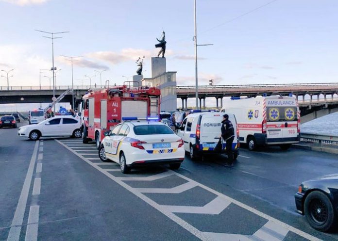 Kiev-Ucrania hombre armado