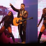 Luis Fonsi estrenó en Quito su nuevo sencillo caribeño «Calypso» luis fonsi