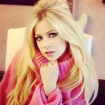 Avril Lavigne posa desnuda para la portada de su nuevo álbum canada