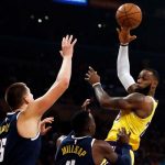 Triple-doble de LeBron guía a Lakers a triunfo sobre Nuggets lebron