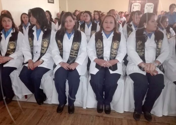 MEDICOS profesionales de la salud