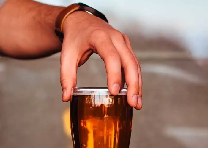 Mueren 27 personas por ingerir bebidas alteradas con metanol en México