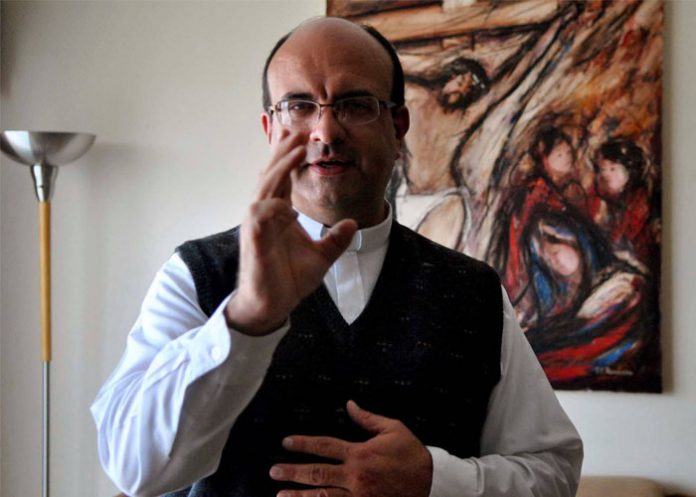 exsacerdote mauricio viquez