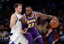 Lakers ganan a Mavericks 114-113 con tiro libre de James lebron