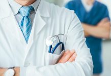 Ecuador protesta ante despidos masivos en salud pública ecuador