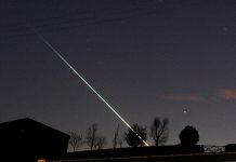 Video: Caída de un meteorito iluminó el cielo de EE.UU edificio