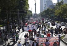 Sindicato de maestros marcha por reforma laboral en México mexico