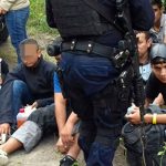 México intercepta a 112 migrantes hacinados en un camión mexico