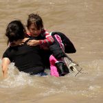 Cesa el cruce de migrantes por el río Bravo en México rio bravo