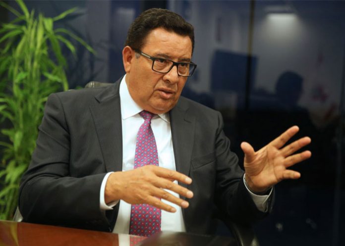 ministro de defensa de peru