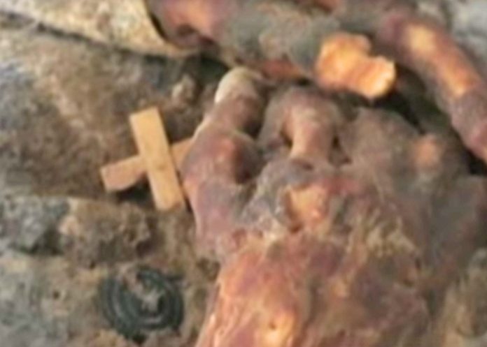 Momia restos momificados