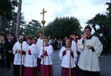 Monaguillos esperan en Roma a su encuentro con el papa Francisco papa francisco